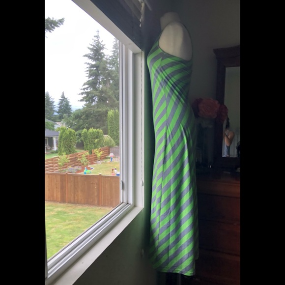 🍁3/$25 Woman’s strips dress by Just Love. Size Medium - Picture 5 of 6